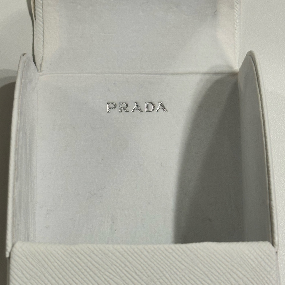 Prada box and sunglasses case - Picture 7 of 8